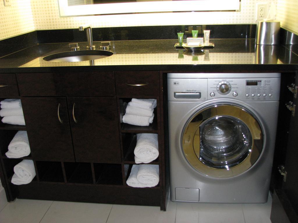 Suites At Elara Las Vegas Center Strip-No Resort Fees Ngoại thất bức ảnh